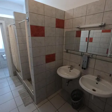 Adria Hostal